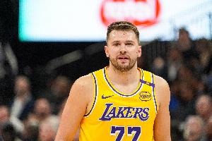 效率不高！东契奇22中8拿到25分10板7助2断1帽